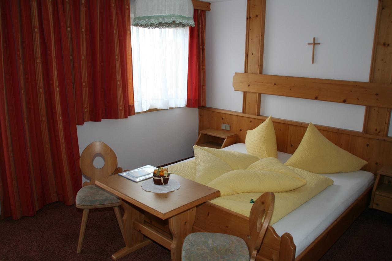 Pension Enzian Niederau Zimmer foto