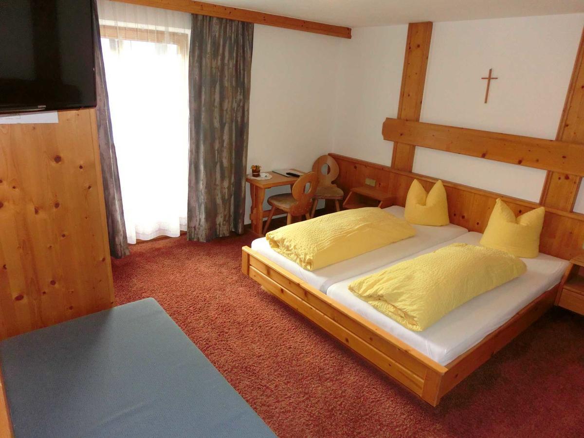 Pension Enzian Niederau Zimmer foto