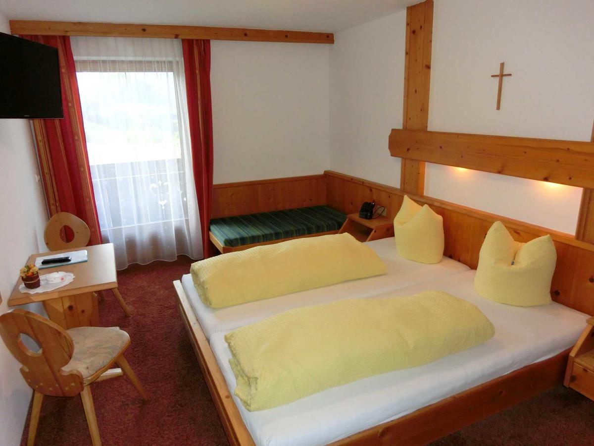Pension Enzian Niederau Zimmer foto